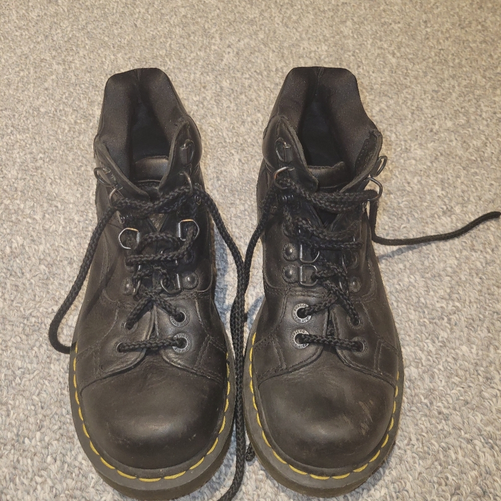 Dr. Marten 8699 Women's Size 6 (37EU)